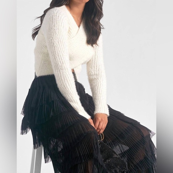 Elan Off-the-Shoulder White Sweater - Picture 7 of 8